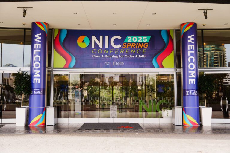 The premier Chicago event photography team for conferences, trade shows, networking events, brand launches, galas and more.