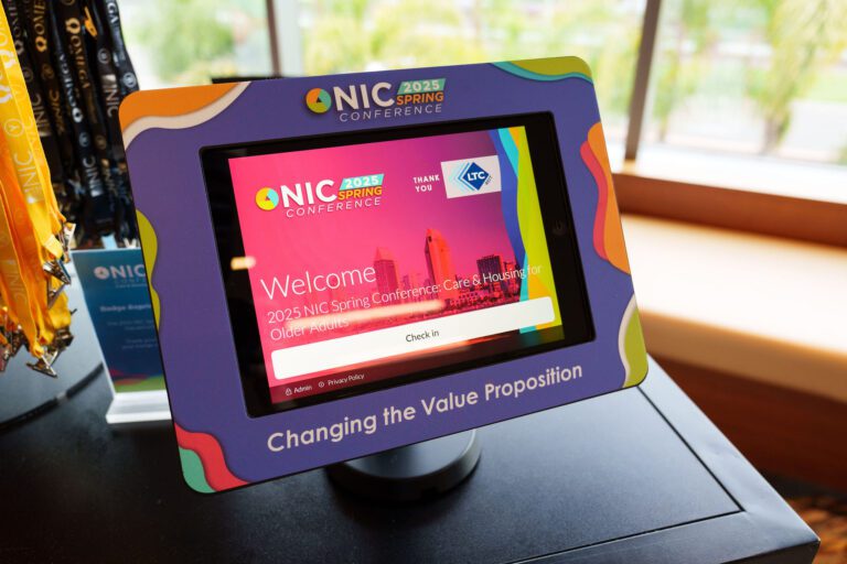 The premier Chicago event photography team for conferences, trade shows, networking events, brand launches, galas and more.