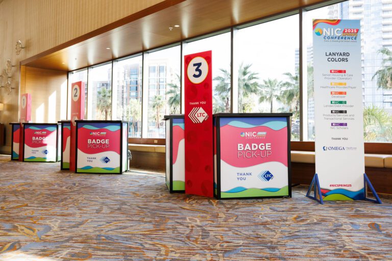 The premier Chicago event photography team for conferences, trade shows, networking events, brand launches, galas and more.