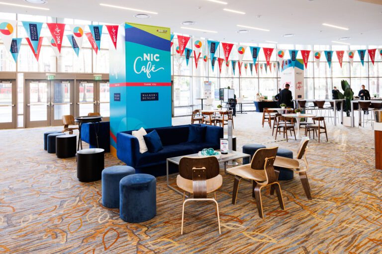 The premier Chicago event photography team for conferences, trade shows, networking events, brand launches, galas and more.