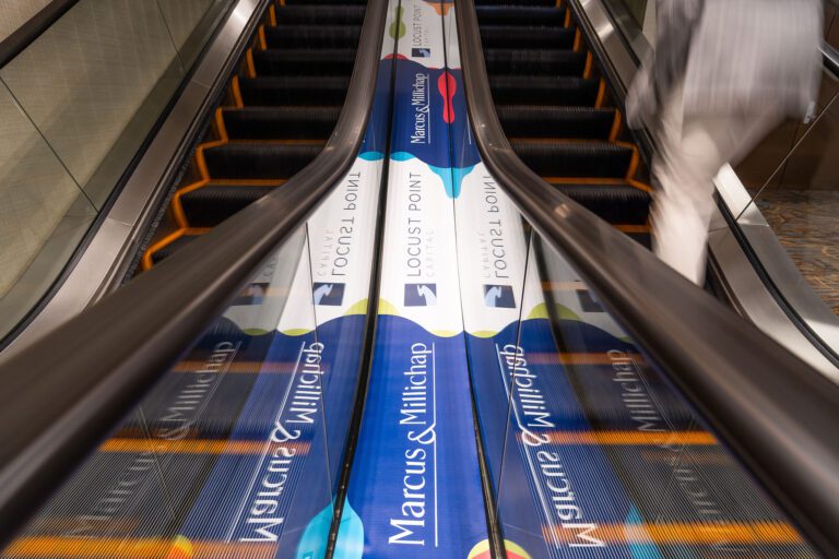 The premier Chicago event photography team for conferences, trade shows, networking events, brand launches, galas and more.